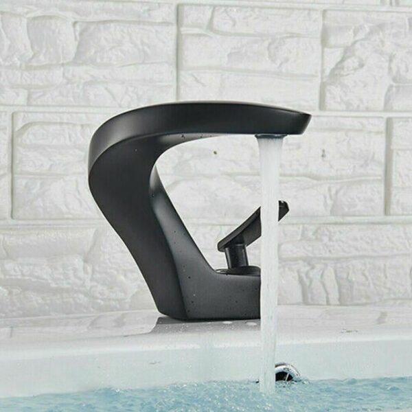 خلاط مغسلة اسود كوبرا مودرن