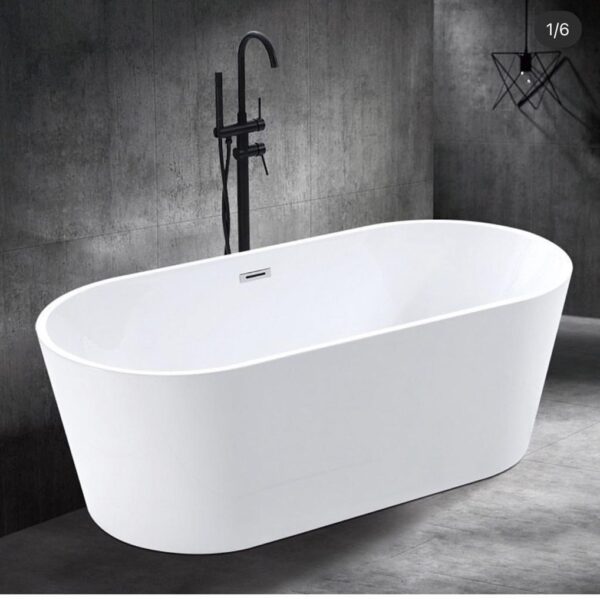 بانيو بيضاوى ابيض مقاس 150 سم